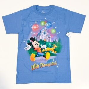 NWT Walt Disney World Mickey Mouse and Pluto castle & fireworks T-shirt S